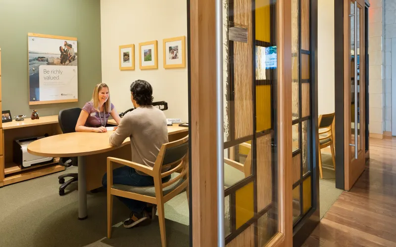 Client meeting advisor about their mortgage